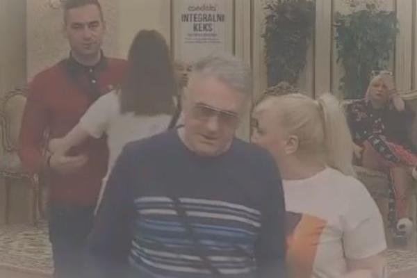 MILIJANA ZGRABILA POŽGAJA ZA *****, MILOJKU ODMAH POZLILO! Velika drama u Parovima! (VIDEO)