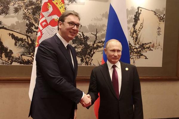 VUČIĆ JE PISAO PUTINU I NAZVAO GA CARSKIM IMENOM! Pročitajte pažljivo kakvo je pismo poslao u KREMLJ!