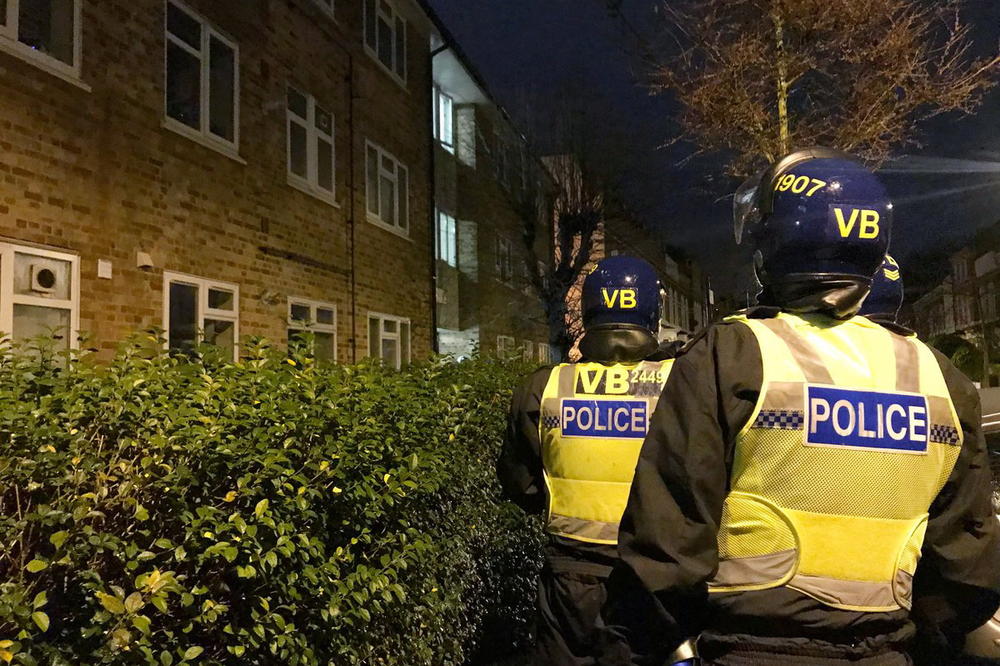 UBIJENA DVA TINEJDŽERA U LONDONU! Policija saopštila da se radi o napadima NOŽEM!