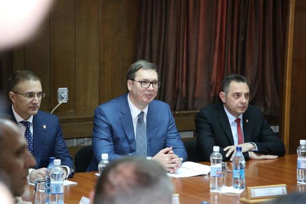 MENI DANAS NIKO NE IZDAJE NAREĐENJA! Vučić: Ne postoji svetski ambasador koji može da mi lupa na vrata