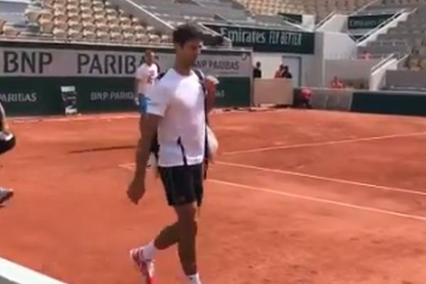 NOLE VEĆ ČEKIRAO NOVI STADION NA ROLAN GAROSU: Đoković odradio trening na novoizgrađenom Šatrijeu pre Nadala!