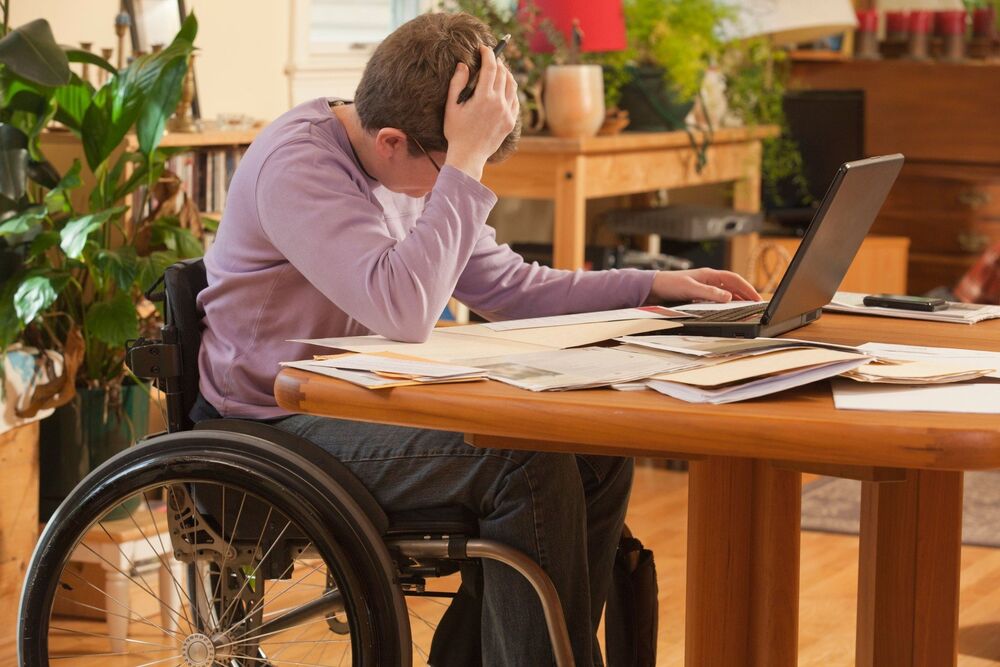kolica, čovek u kolicima, osoba sa invaliditetom, multipla skleroza
