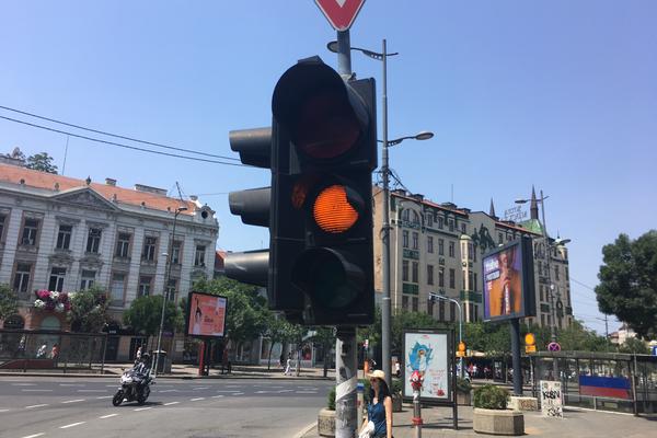 VOZAČI, DOBRO PAZITE: Ovo je spisak 40 lokacija gde će vas KAMERE UHVATITI KAD GOD NAPRAVITE BILO KOJI PREKRŠAJ!