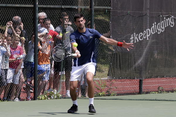 NADAL BESNI ZBOG FEDERERA, A PRIKLJUČIO SE I NOVAK: Zbog ovih Srbinovih reči, prštaće na Vimbldonu!