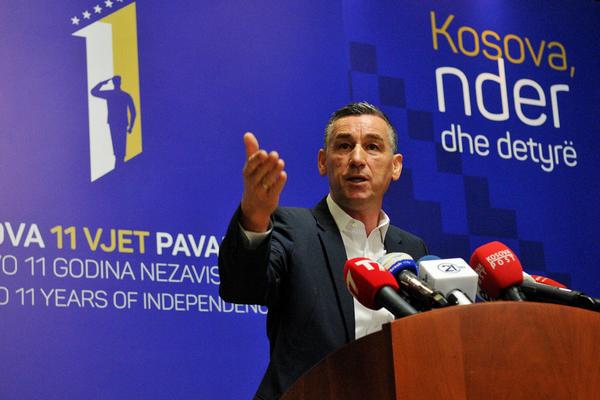 OPTUŽILI VUČIĆA DA UGROŽAVA BEZBEDNOST SRBA NA KOSOVU! Veselji NAJSTRAŠNIJE provocira nakon NAPADA u MITROVICI