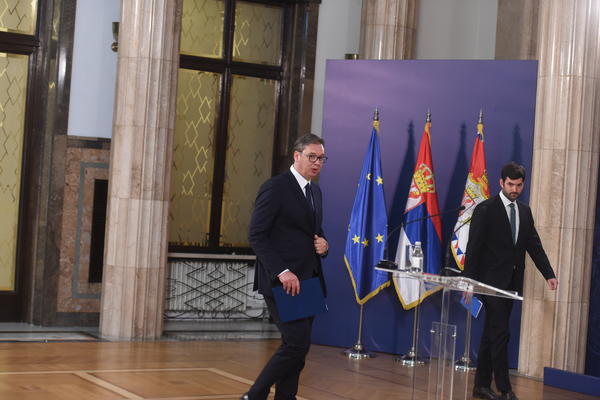 VUČIĆ IZAŠAO IZ VMA I ODJURIO PRAVO NA ANDRIĆEV VENAC! Ovako je izgledao njegov radni dan posle izlaska iz BOLNICE