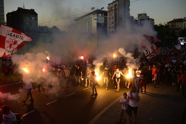 DELIJE OKAČILE PAROLU NA OGRADU: U subotu će sve biti jasno!