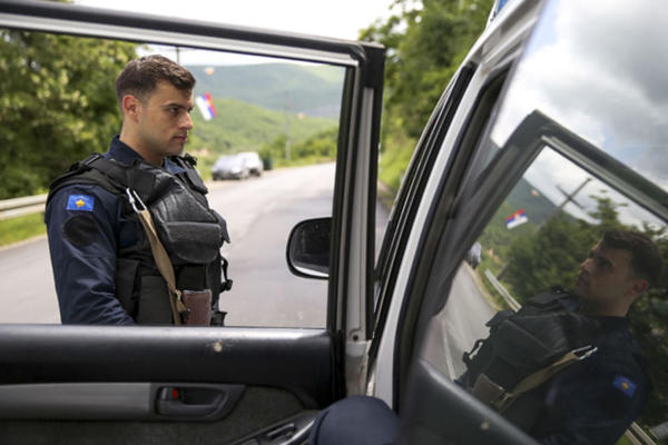 ODSEKAO POLNI ORGAN TOKOM POLICIJSKE POTERE I BACIO GA KROZ PROZOR: Razlog za to je još ŠOKANTNIJI!