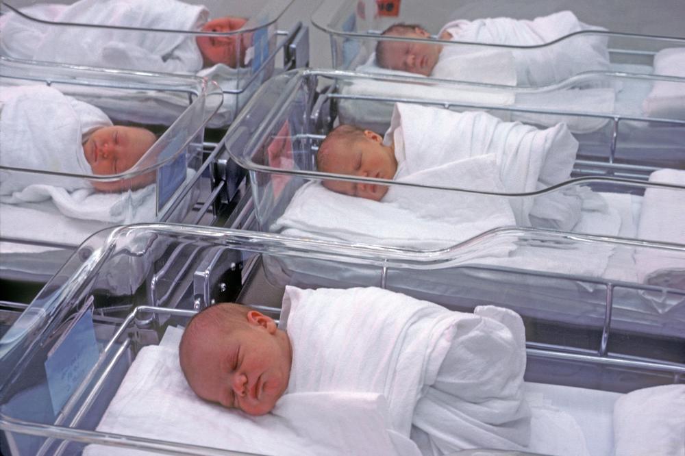 NOVI SAD IMA LEPE VESTI: Za dva dana rođene 23 bebe! Ima i blizanaca!