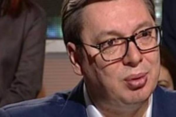 IMAM HRONIČNIH PROBLEMA SA ZDRAVLJEM, ŠEŠELJ ME JE POZVAO DOK SAM BIO U BOLNICI: Vučić u Ćirilici!