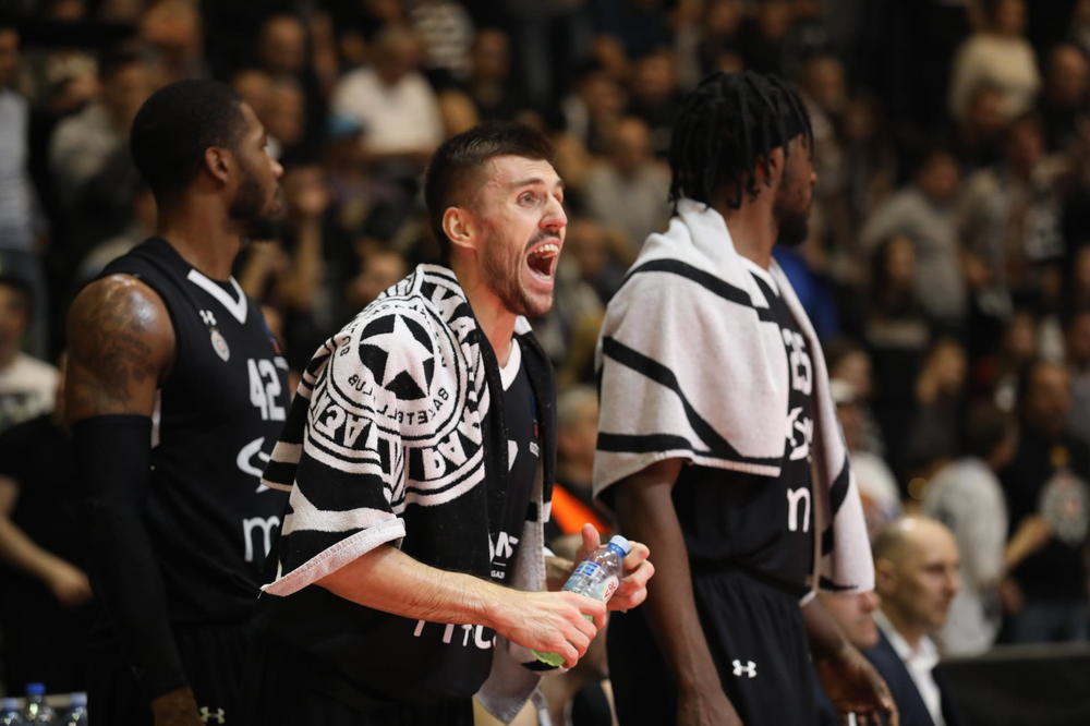 LJUBIMAC GROBARA NAPUSTIO PARTIZAN: Crno-beli raskinuli saradnju sa još jednim košarkašem!