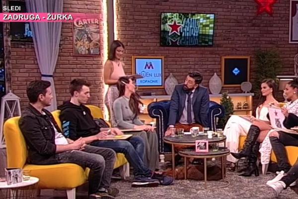 PONAVLJAO SVAKI RAZRED U SREDNJOJ ŠKOLI, A DANAS JE NAJVEĆI UZOR DECI: Tajne omiljenog JUTJUBERA isplivale na TV-U!