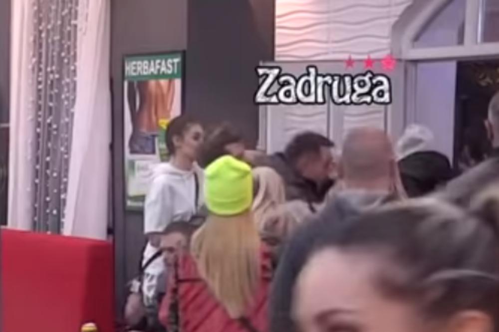 OVO JE MUČNO GLEDATI! Zadrugari KAO RULJA trčali u prodavnicu! GURALI se, PADALI, UMALO POLOMILI VRATA (VIDEO)