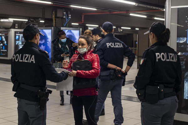 U ITALIJI VIŠE ONIH KOJI KRŠE KARANTIN NEGO ZARAŽENIH! Podneto 43.000 PRIJAVA, neki slučajevi će vas ŠOKIRATI!