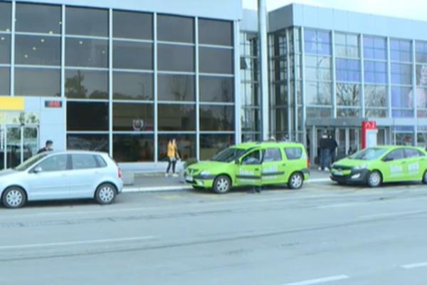 ZAROBLJENI PUTNICI IZ ISTANBULA SU STIGLI KUĆI! Sleteo avion sa naših 170 državljana (VIDEO)