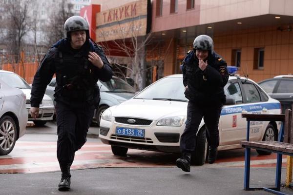 UŽAS U MOSKVI, OVAKAV ZLOČIN JE ZGRANUO ZEMLJU: Ubio dete, devojku i njenu majku! (VIDEO)