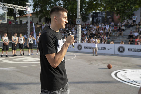 Bogdan ponovo organizuje košarkaški kamp za decu, ali ovoga puta u malo drugačijem obliku!