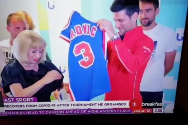 SKANDALOZNO VREĐANJE NOVAKA NA NACIONALNOJ TELEVIZIJI: Đoković je k**ac! (VIDEO)