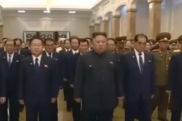 KIM U CRNOM OD GLAVE DO PETE: Celom svetu poslao jasnu poruku, evo šta tačno ovo znači! (VIDEO)