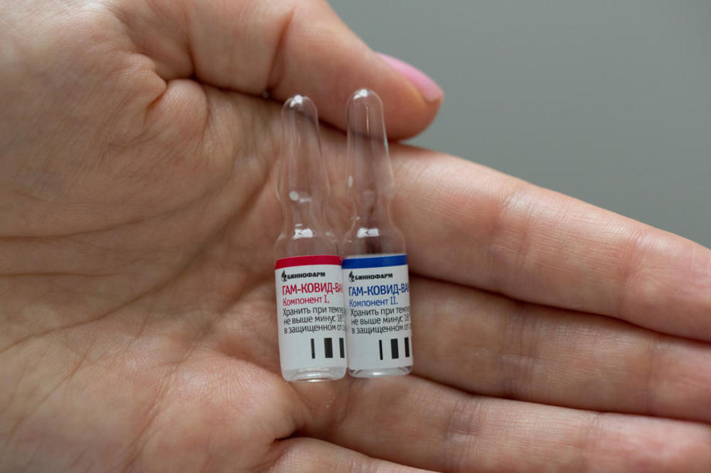 ONA JE SIGURNA I ZADOVOLJAVA 3 KLJUČNA USLOVA: Švajcarska odobrila vakcinu Fajzer!
