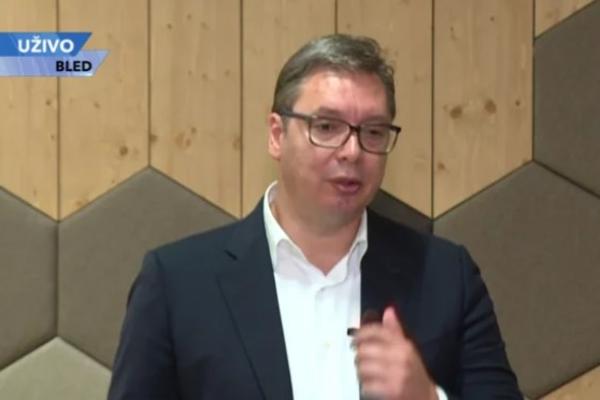 BIĆE 1 OD GLAVNIH GOVORNIKA: Vučić stigao na Bledski forum!