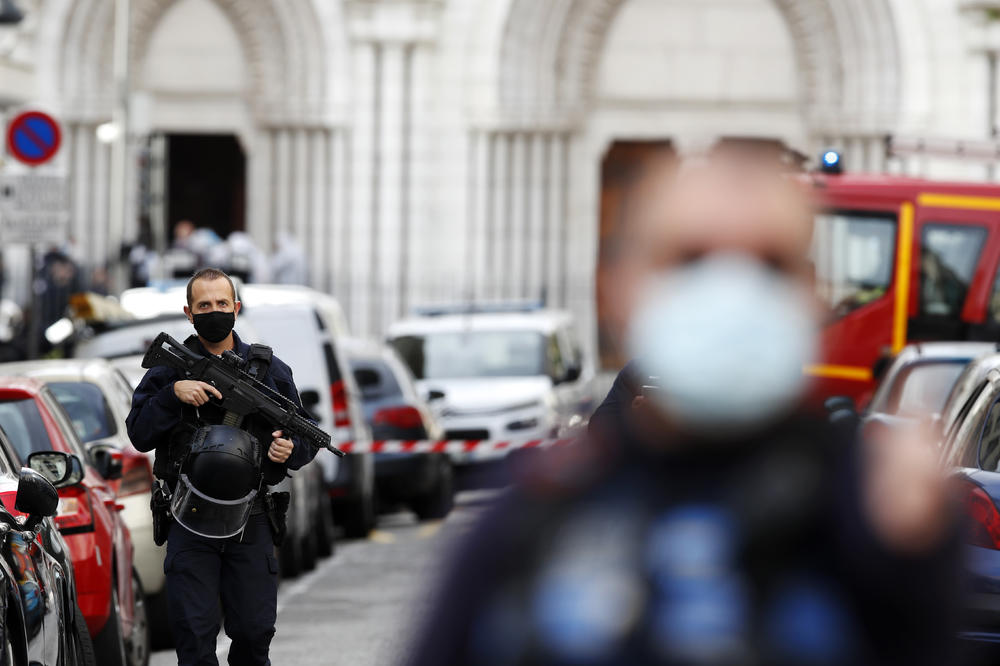 Ovo je napadač koji je izazvao eksploziju kod sinagoge u Francuskoj: Pucao na policiju, oni mu uzvratili (FOTO)