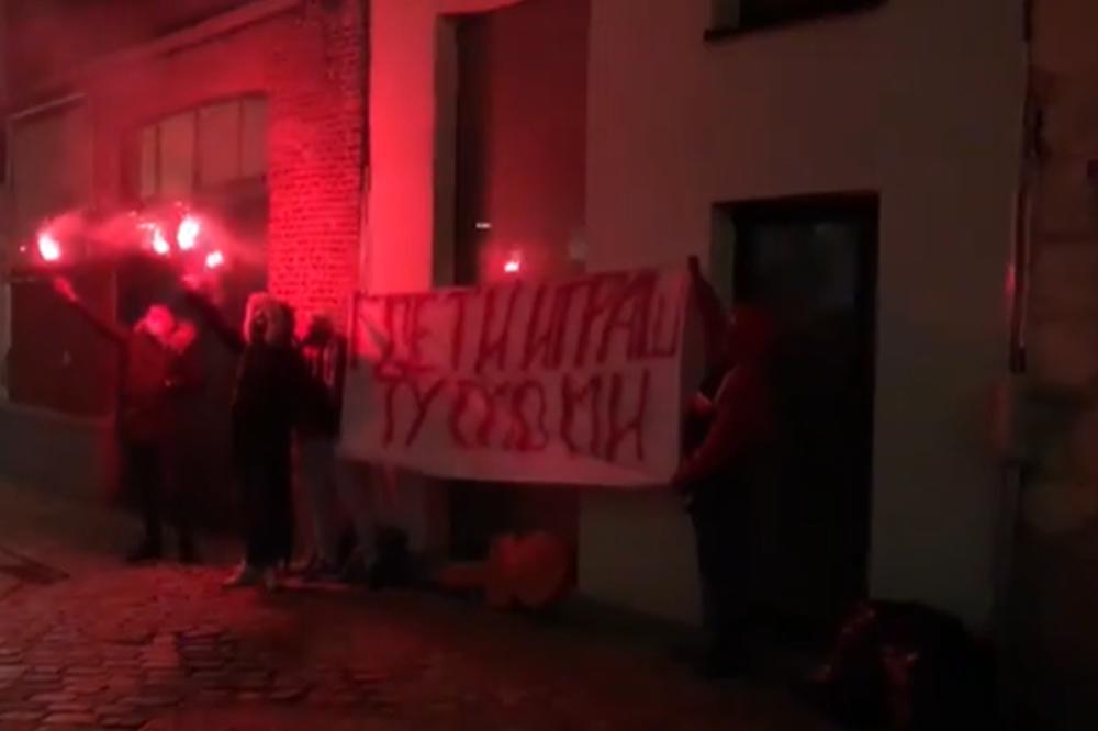 DELIJE SU STIGLE I U GENT: Možda ne smeju na stadion, ali bakljadu za svoje ljubimce su ipak napravili! (VIDEO)