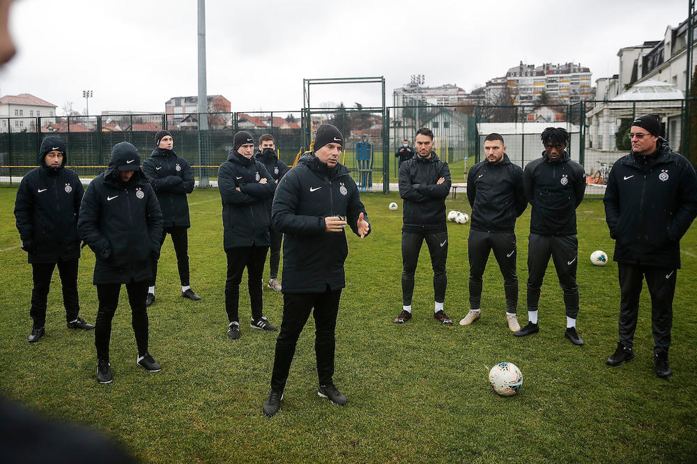 STANOJEVIĆ ODLUČIO DA NJIH DVOJICU NE VODI U TURSKU: Partizan putuje u Belek bez ukupno 5 igrača!