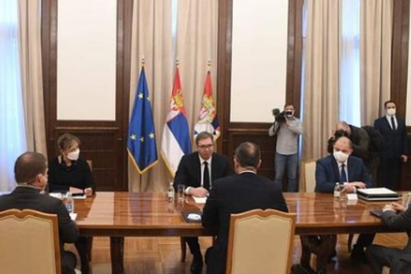 VUČIĆ SA FABRICIJEM: Predsednik se sastao sa ambasadorom EU u Srbiji! (FOTO)