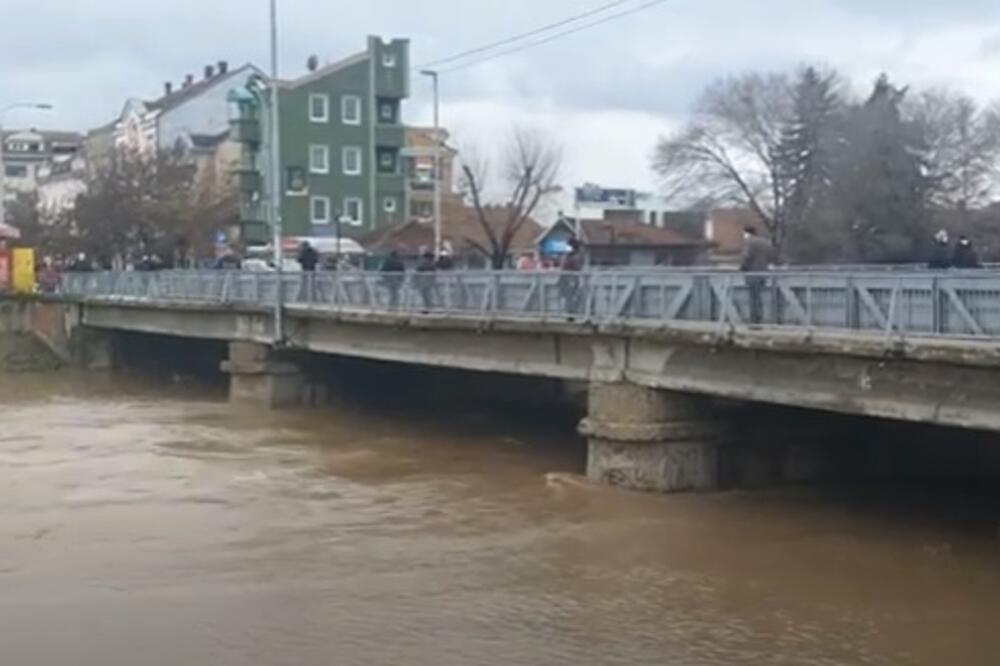 PRITOKA NIŠAVE CRNA: Vodovodna ispekcija utvrdila zbog čega, TRULI NA DNU KORITA!