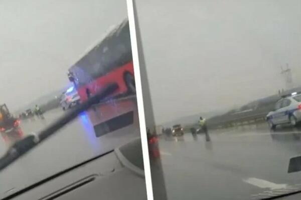 INCIDENT NA AUTO-PUTU KOD BUBANJ POTOKA: Zapalio se auto, na teren izašli vatrogasci