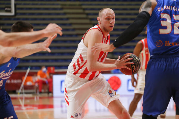 ZVEZDA POČELA SKLAPANJE TIMA ZA NAREDNU SEZONU: Stiglo prvo pojačanje, vratio se miljenik navijača! (FOTO)