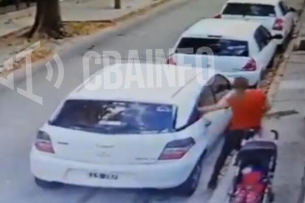 USRED BELA DANA! NE ZNA SA SRAMOTU: Šetala sa BEBOM u kolicima a onda učinila nešto što je RAZBESNELO SVE (VIDEO)