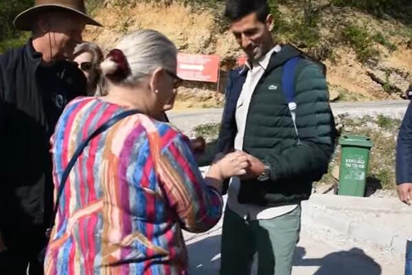 PRISUSTVO ĐOKOVIĆA NA VISOČKIM PIRAMIDAMA IZAZVALO JE VELIKO INTERESOVANJE! Želju jedne bake nije mogao da odbije