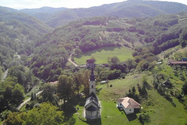 JEDINA TURISTIČKA AGENCIJA KOJA ZBOG KORONE POSLUJE BOLJE: Nalazi se u čuvenom srpskom selu! (FOTO)