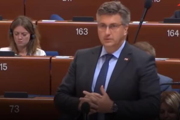 BAUK: Poštujmo homoseksualce, ne budimo pederi