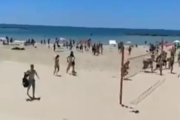 STAMPEDO LJUDI NA PLAŽI TEL AVIVA, BEŽE OD SMRTI! Stravični snimci, PAKAO UŽIVO (VIDEO)