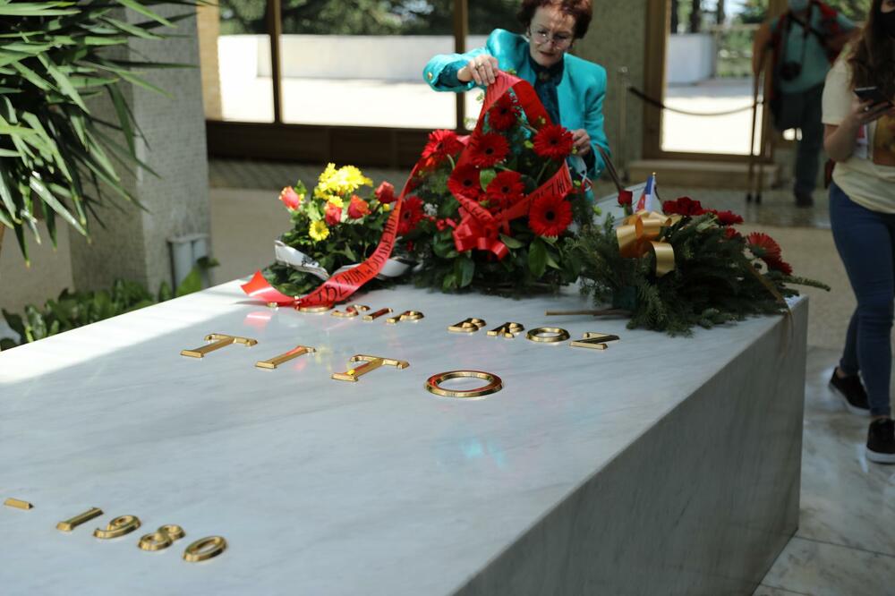 OVO JE RAZLOG ZAŠTO NA GROBU TITA NEMA PETOKRAKE: Otkrivena najveća tajna Jugoslavije, zanemećete kad čujete