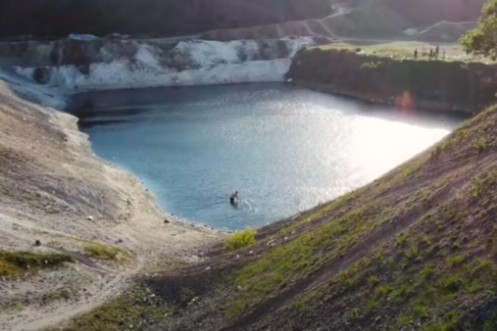 OVO JEZERO JE PLAVA LAGUNA SMRTI: Retko ko izađe iz njega, a razlog je zastrašujući!