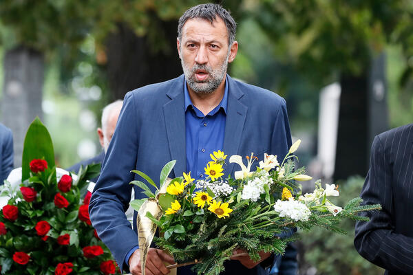 TRAGEDIJA: Oglasio se Vlade Divac, smogao snage za samo nekoliko reči