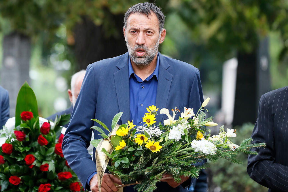 TRAGEDIJA: Oglasio se Vlade Divac, smogao snage za samo nekoliko reči