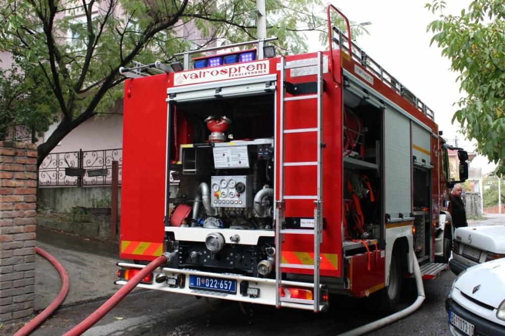 POŽAR U BEOGRADU! Vatrogasne ekipe na terenu