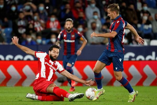 ATLETIKO DVA PUTA VODIO I NIJE POBEDIO LEVANTE: Sosijedad se popeo na vrh tabele, Granada u nadoknadi do boda!