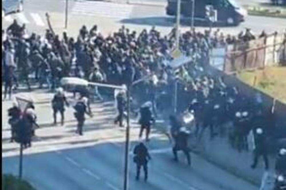 FUDBALSKO NEDELJNO POPODNE: Žestok obračun POLICIJE i "NAVIJAČA" u Kragujevcu uoči duela Radničkog i Zvezde! VIDEO