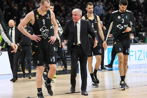 VAŽNA POBEDA LOKOMOTIVE: Partizan nije iskoristio isključenje Motlija, Mekalum ostao nerešiva enigma (FOTO)