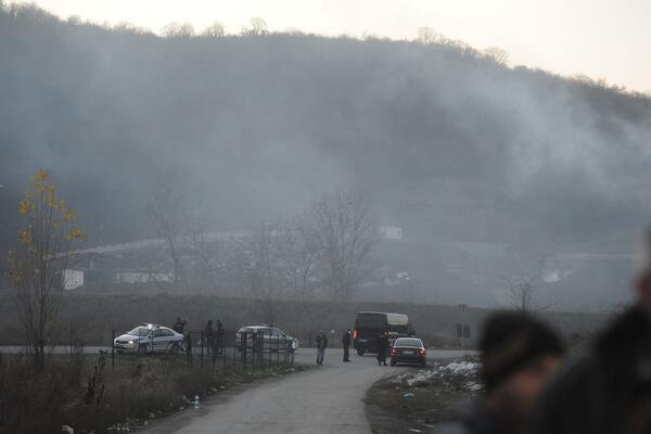 MEŠTANI LEŠTANA U STRAHU OD NOVIH EKSPLOZIJA, SUMIRAJU NASTALU ŠTETU: Prvo su decu sklanjali na sigurno