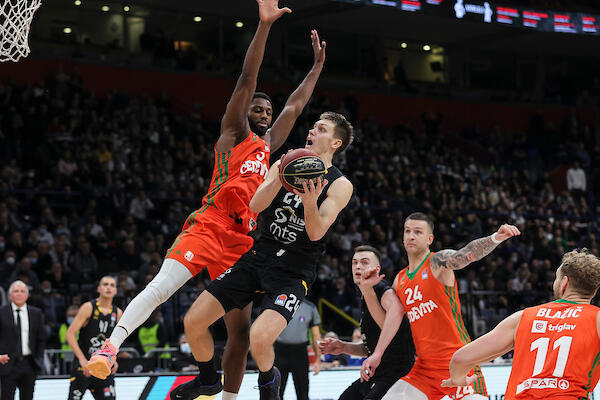 PARTIZAN LOŠE BRANIO ŠUT ZA TRI POENA: Derbi kola pripao gostima iz Ljubljane (FOTO)