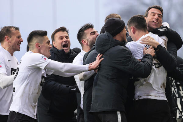 OZBILJAN PRISTUP TOKOM CELOG MEČA: Partizan sigurnom pobedom protiv Metalca overio JESENJU TITULU! (FOTO)