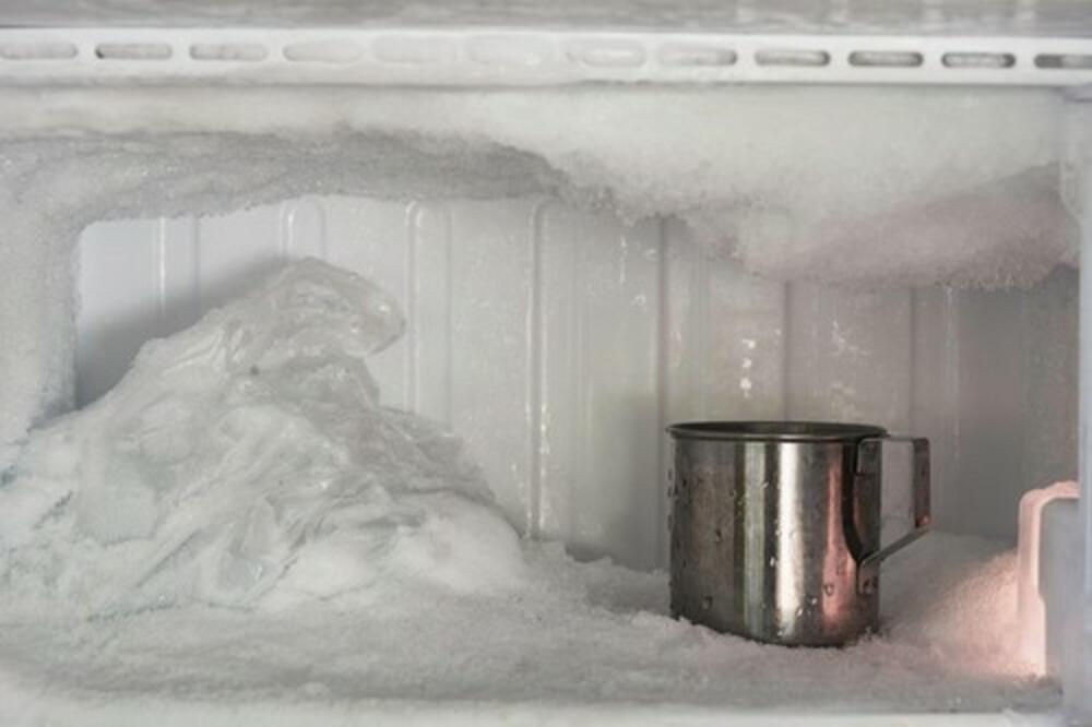 Vrhunska caka protiv stvaranja leda u fružideru: Ivice premažite ovom namirnicom i zaboravićete na odleđivanje