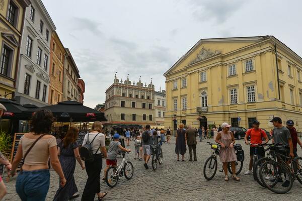 Ova zemlja privremeno suspenduje pravo na azil: Oglasio se danas premijer sa važnim saopštenjem